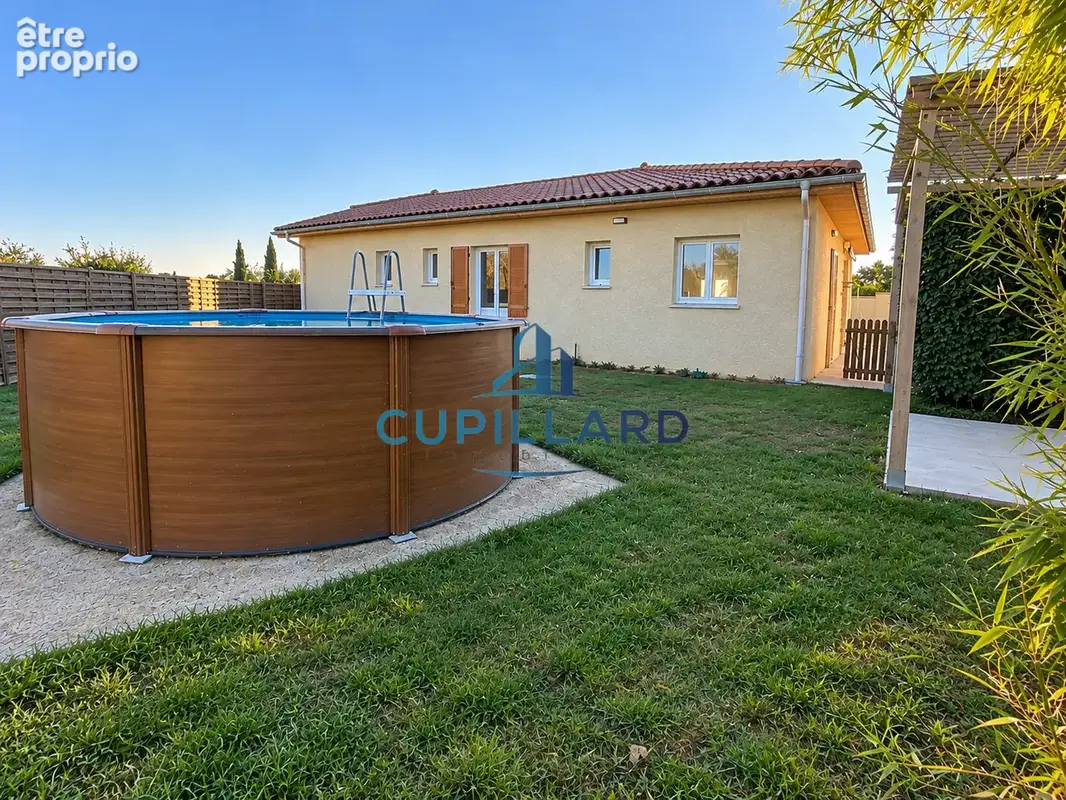 OUCHES - Maison de plain-pied - 140m2 - 4 chambres - piscine hors-sol et terrain clos. - photo 14