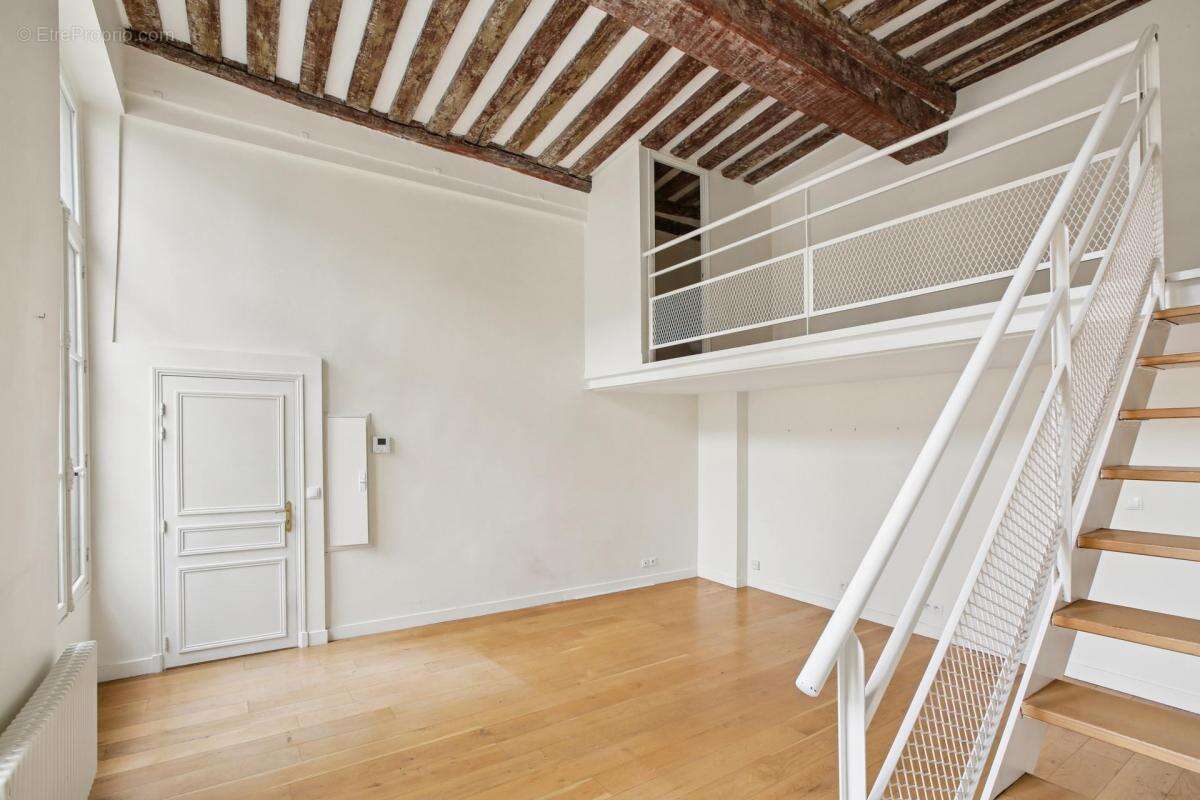 Appartement à PARIS-4E