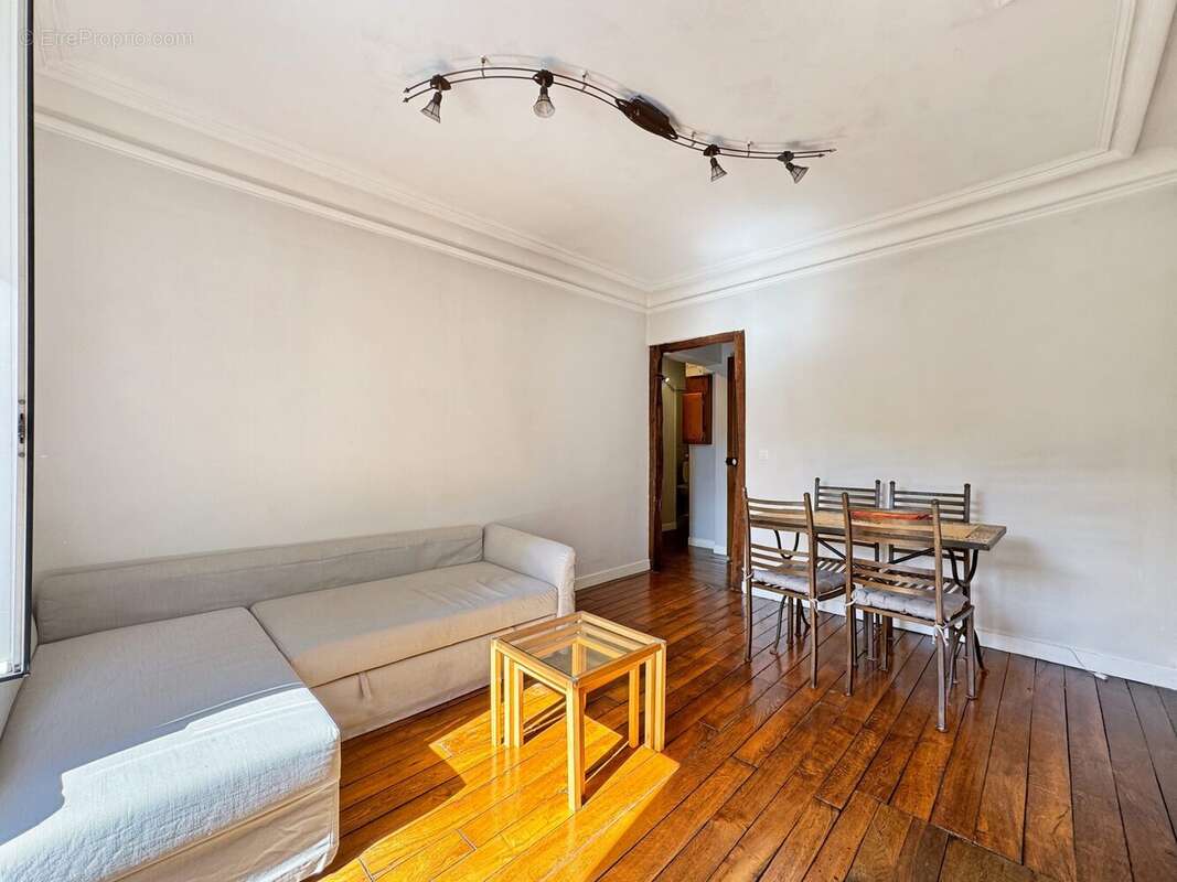 Appartement à PARIS-11E