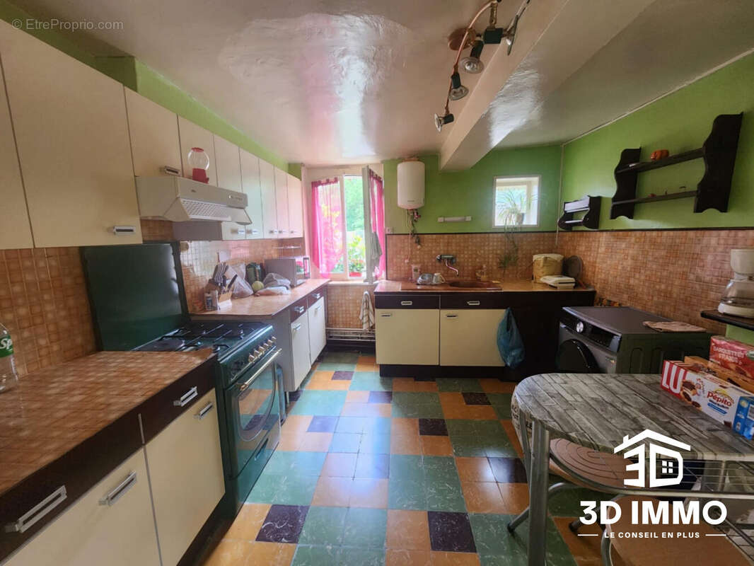 Maison à AVESNES-SUR-HELPE