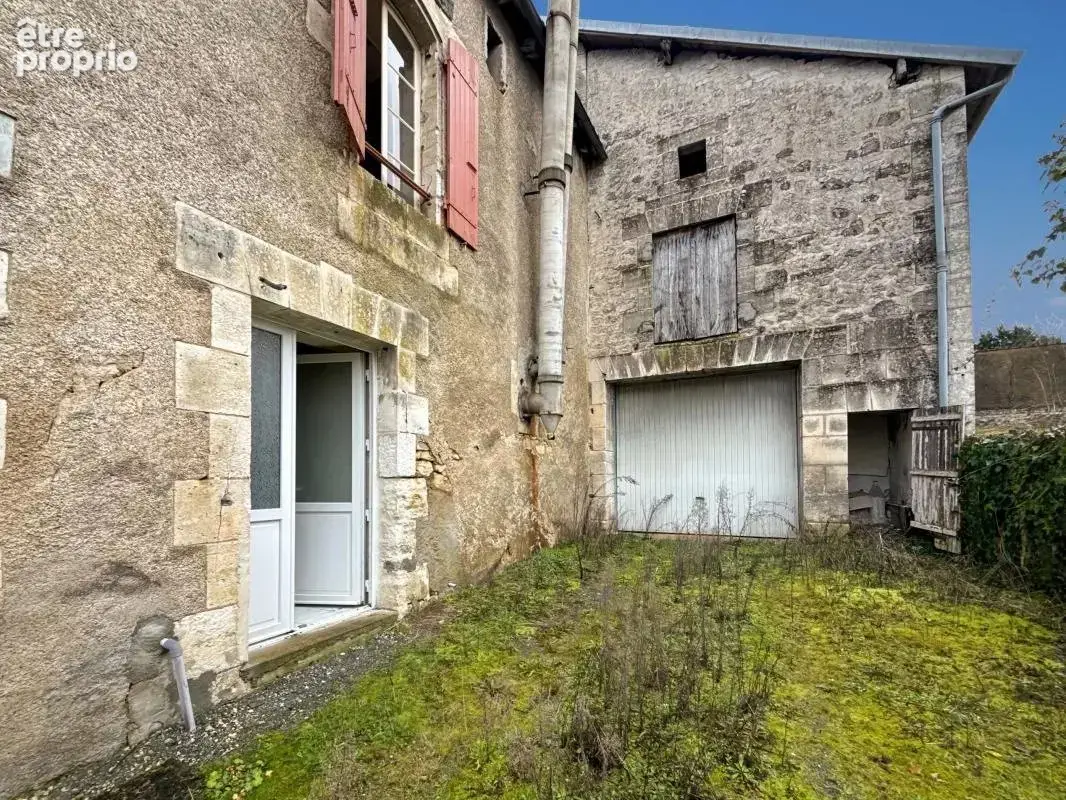 Maison à CHAMPAGNAC-DE-BELAIR
