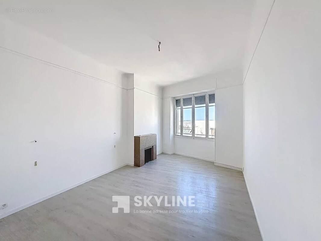 Appartement à MARSEILLE-1E