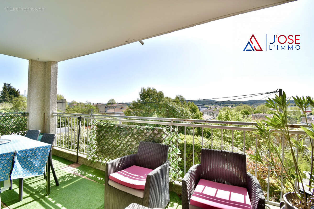 Terrasse avec vue dégagée - Appartement à GARDANNE