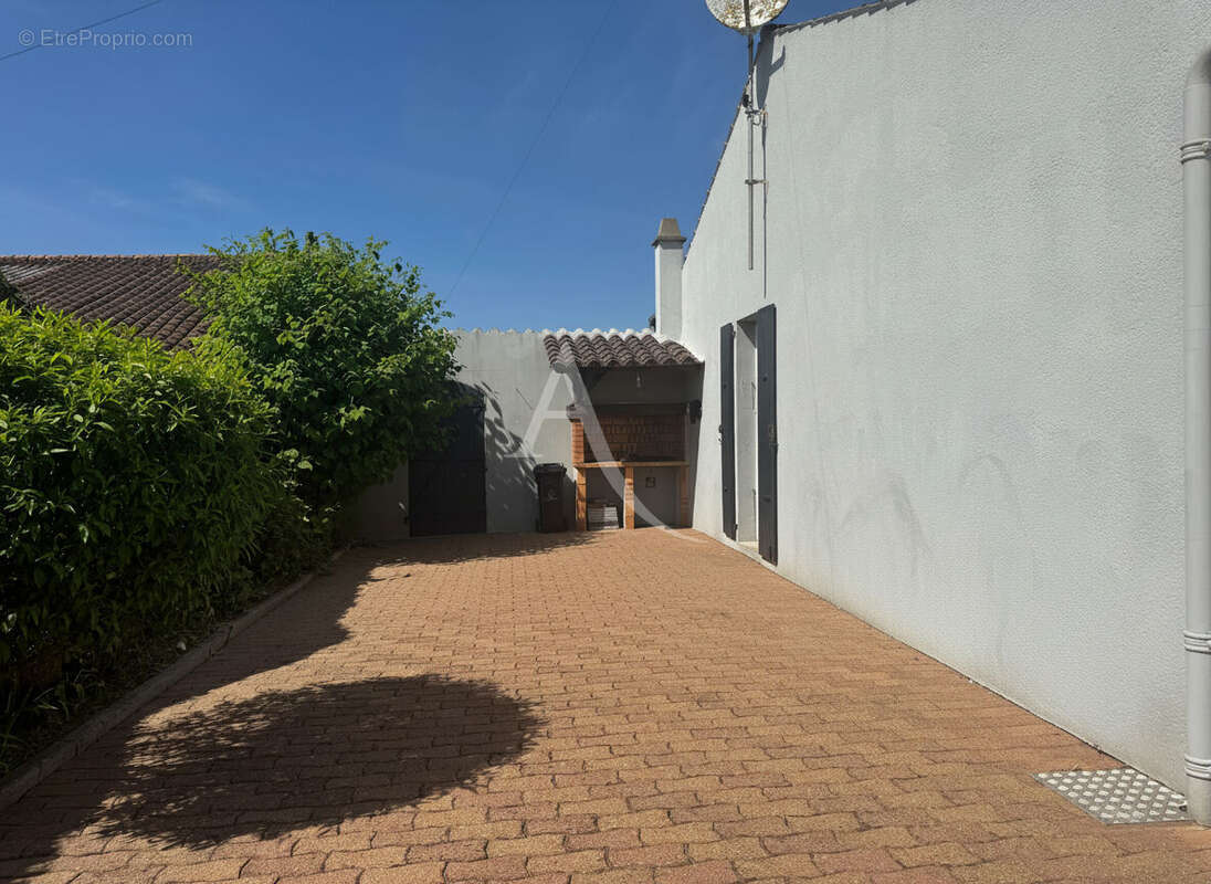Maison à LE GUE-DE-VELLUIRE