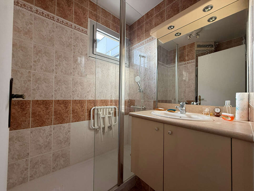 Appartement à MONTROUGE