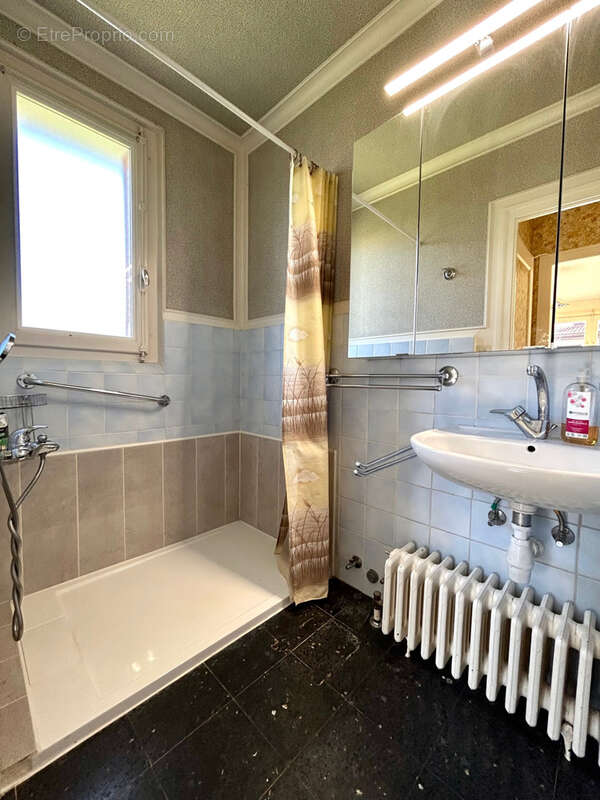 Maison à VILLE-LA-GRAND