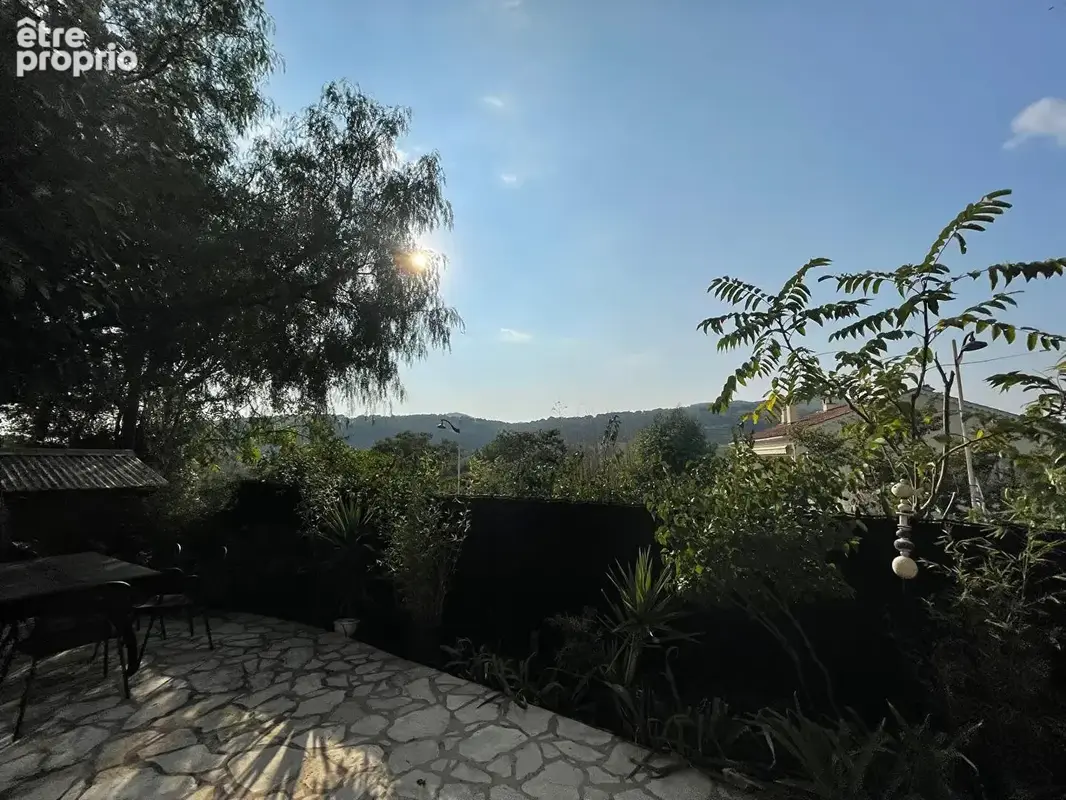 Appartement à LE CASTELLET