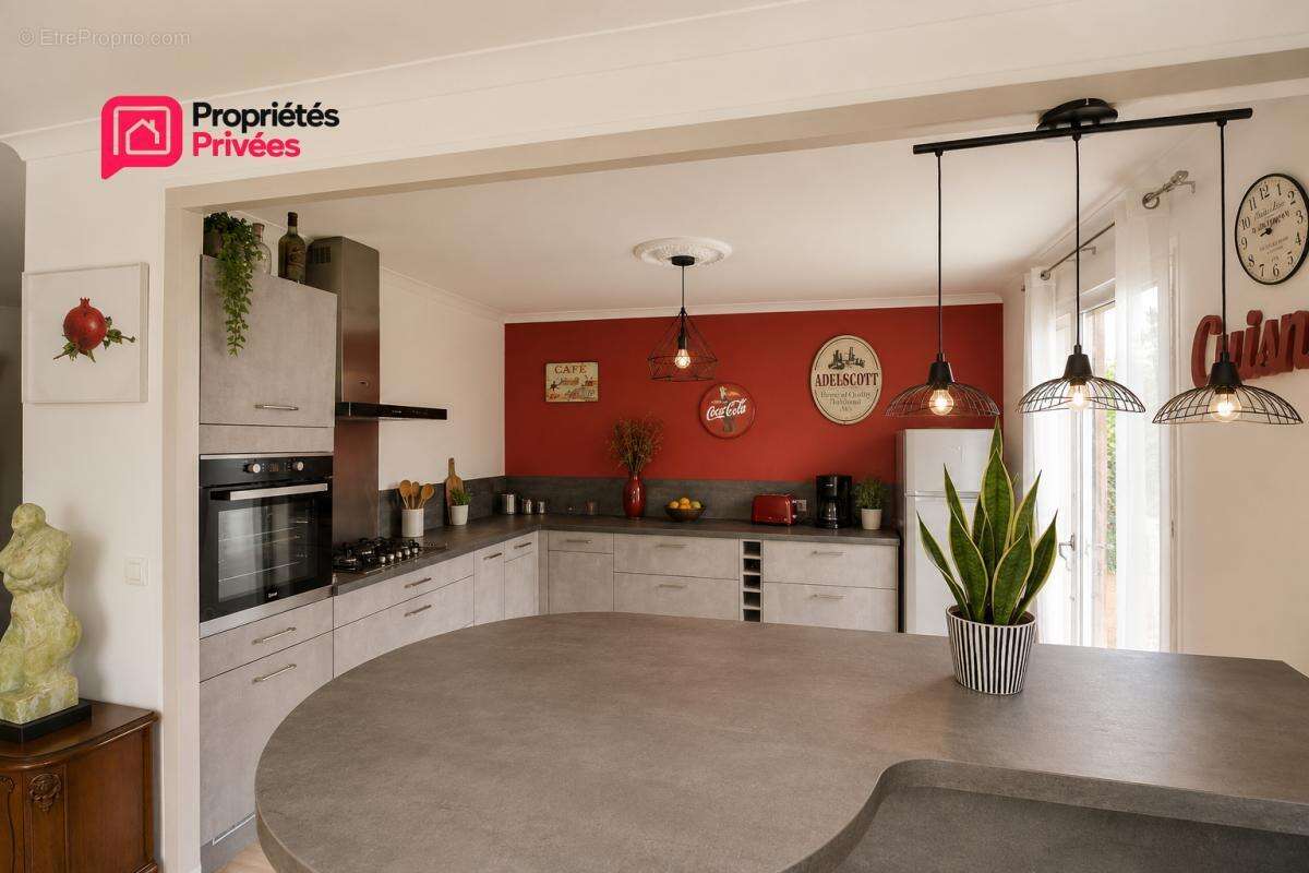 Villa Uzès . À seulement 10 minutes d'Uzès, à Foissac  7 pièce(s) 133 m2, 4 chambres avec piscine et dépendance de 40m2 type P2 - photo 8