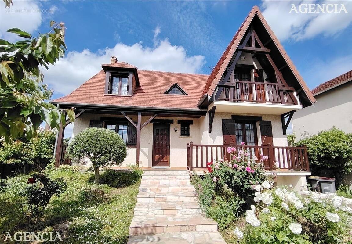 Maison à LA QUEUE-EN-BRIE