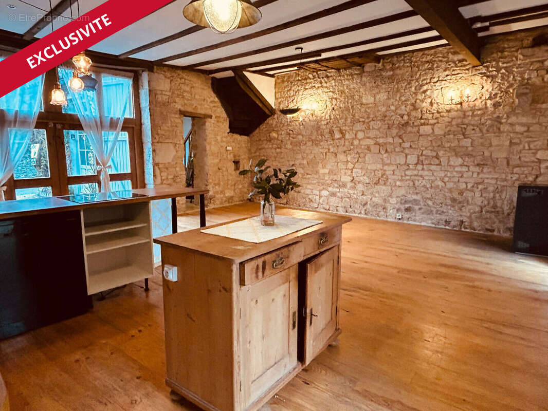 Maison à NANTEUIL-EN-VALLEE