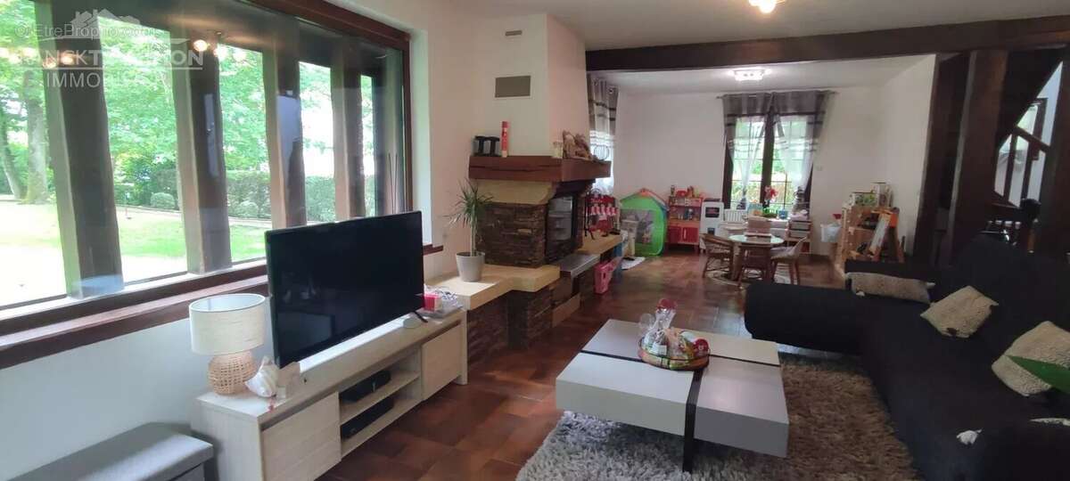 Maison à FERRIERES-EN-GATINAIS