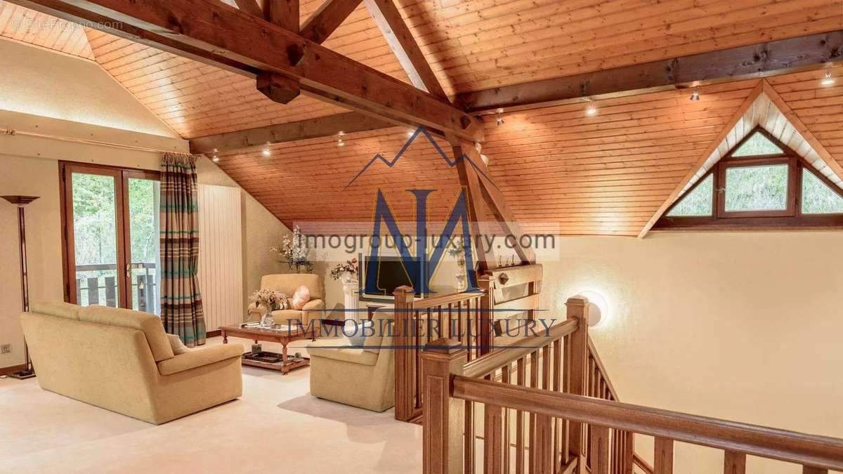 Maison à CHATILLON-SUR-CLUSES