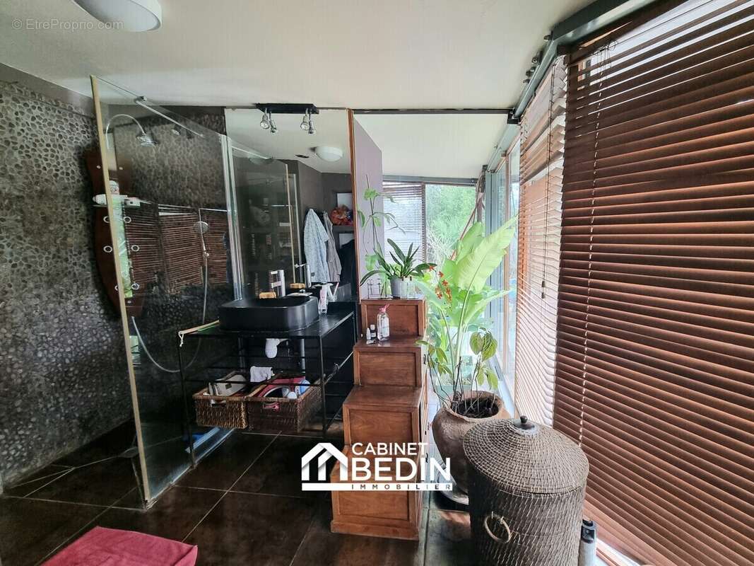Maison 160 m² à Fargues-Saint-Hilaire  - photo 8