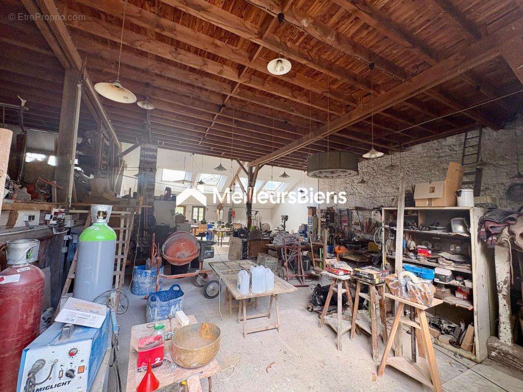 Maison à CHATELUS-MALVALEIX