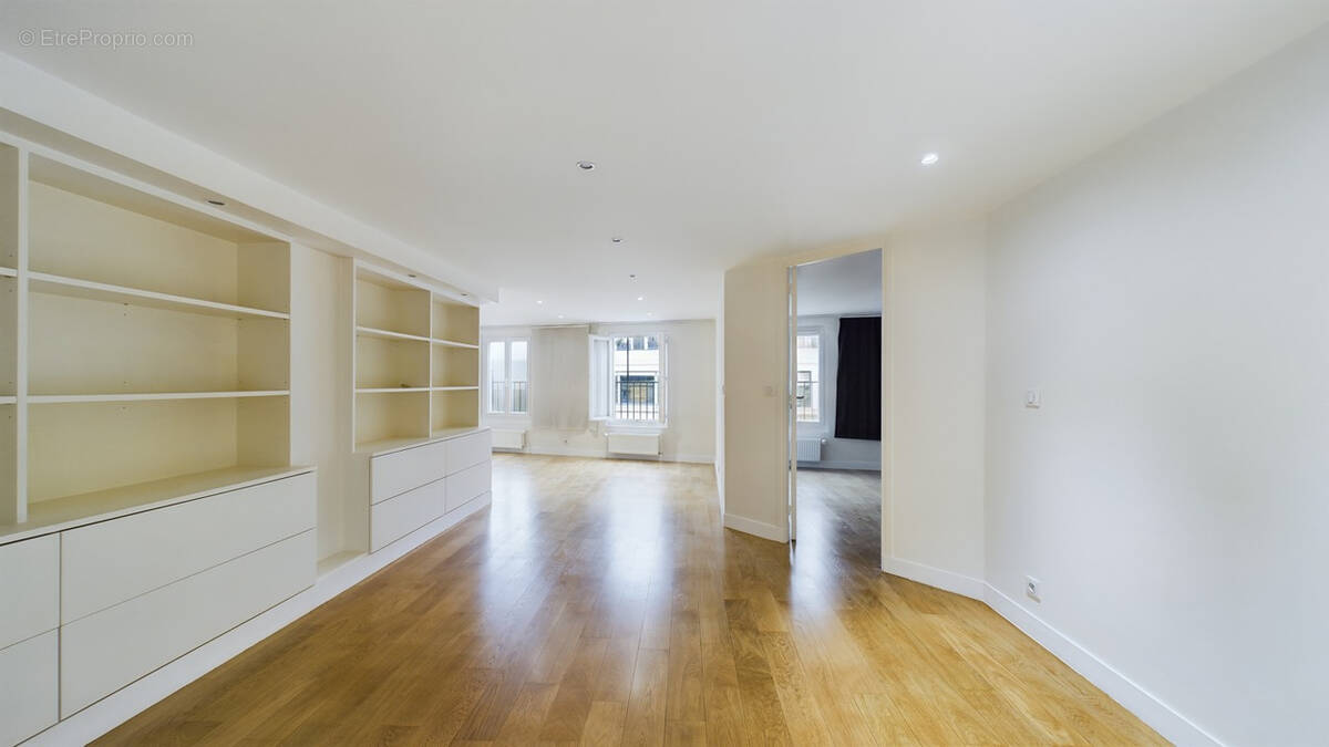 Appartement à PARIS-2E