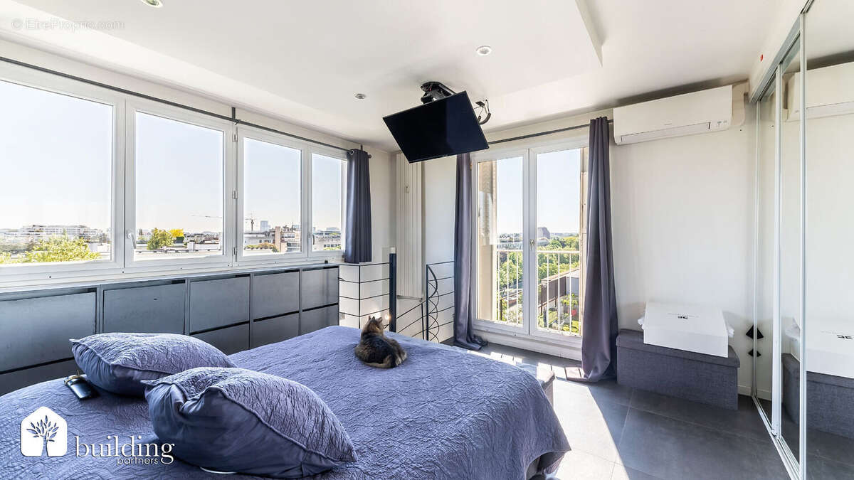 Appartement à NEUILLY-SUR-SEINE