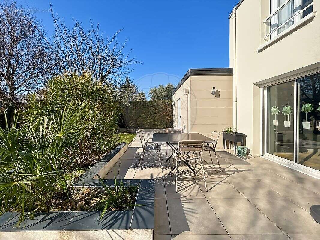 Maison à SAINTE-LUCE-SUR-LOIRE