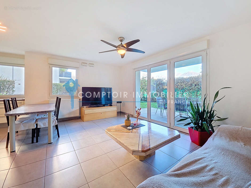 Appartement à MEYLAN
