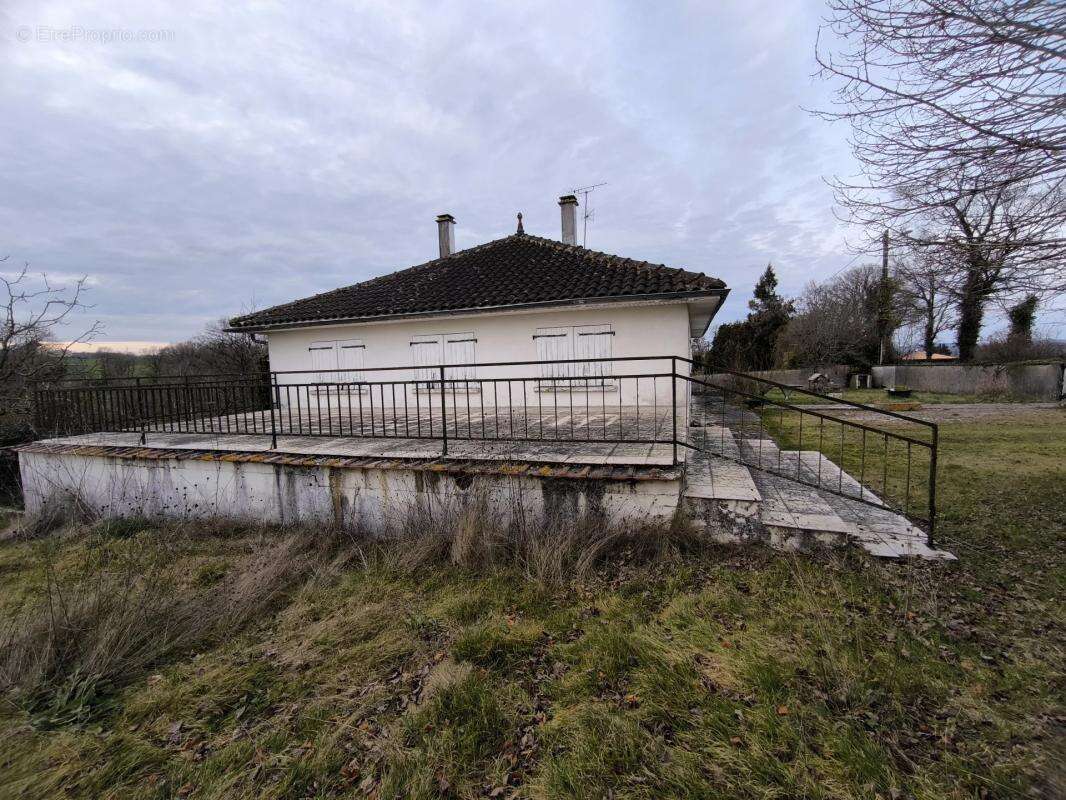 Appartement à CHABANAIS