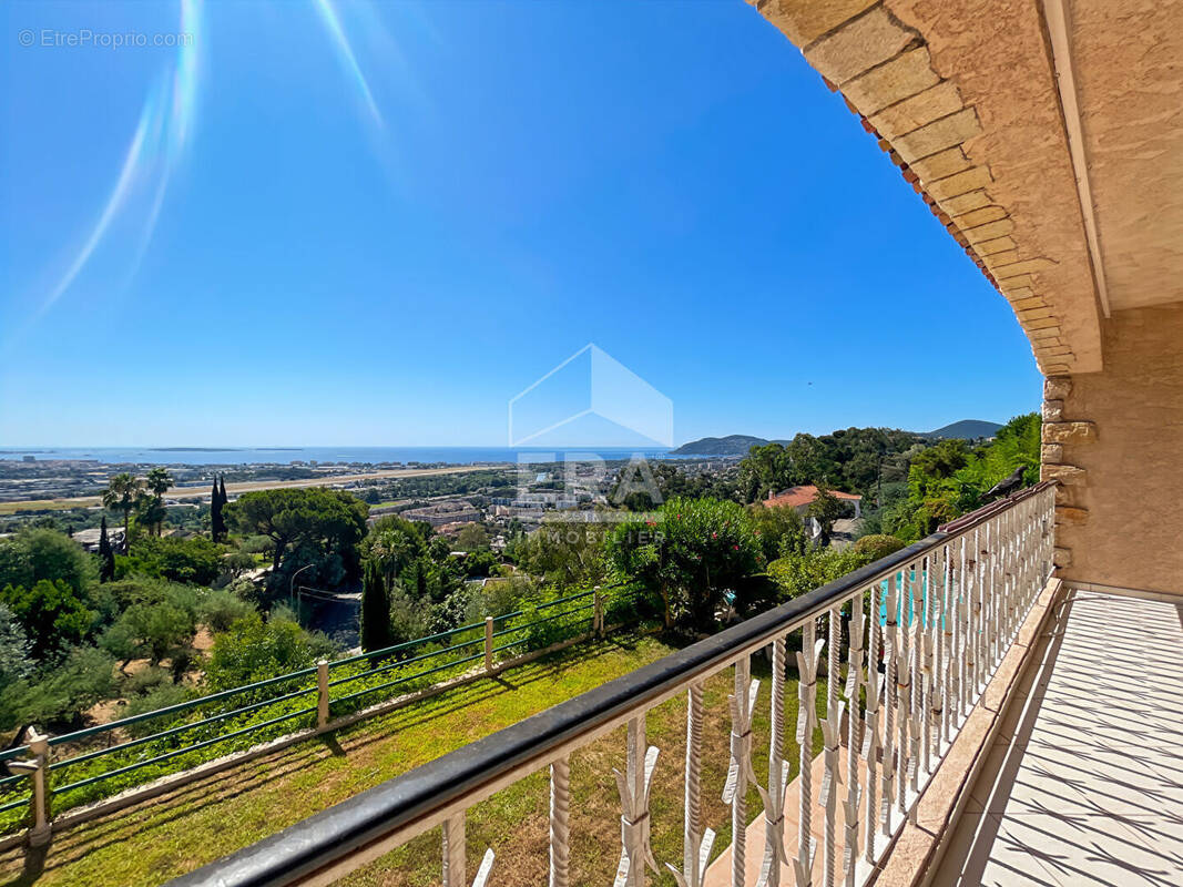 Maison à MANDELIEU-LA-NAPOULE