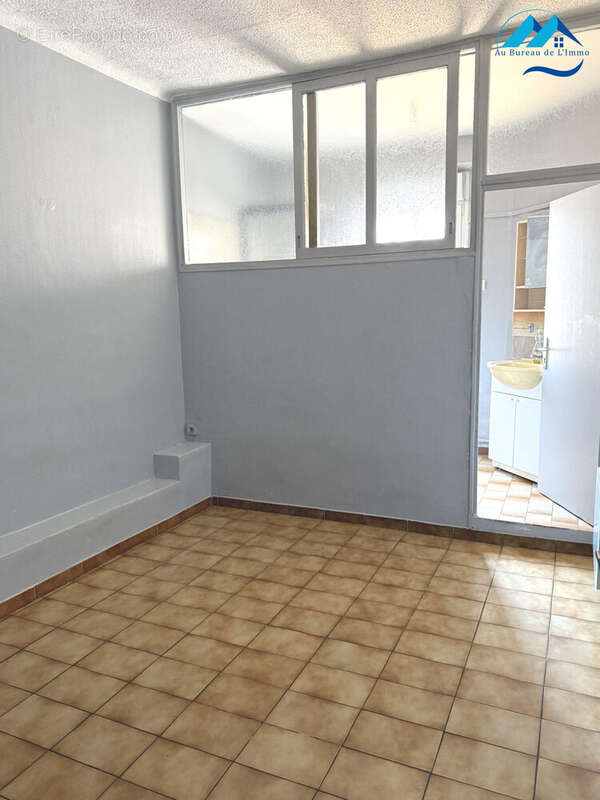 Chambre - Appartement à MARSEILLE-3E