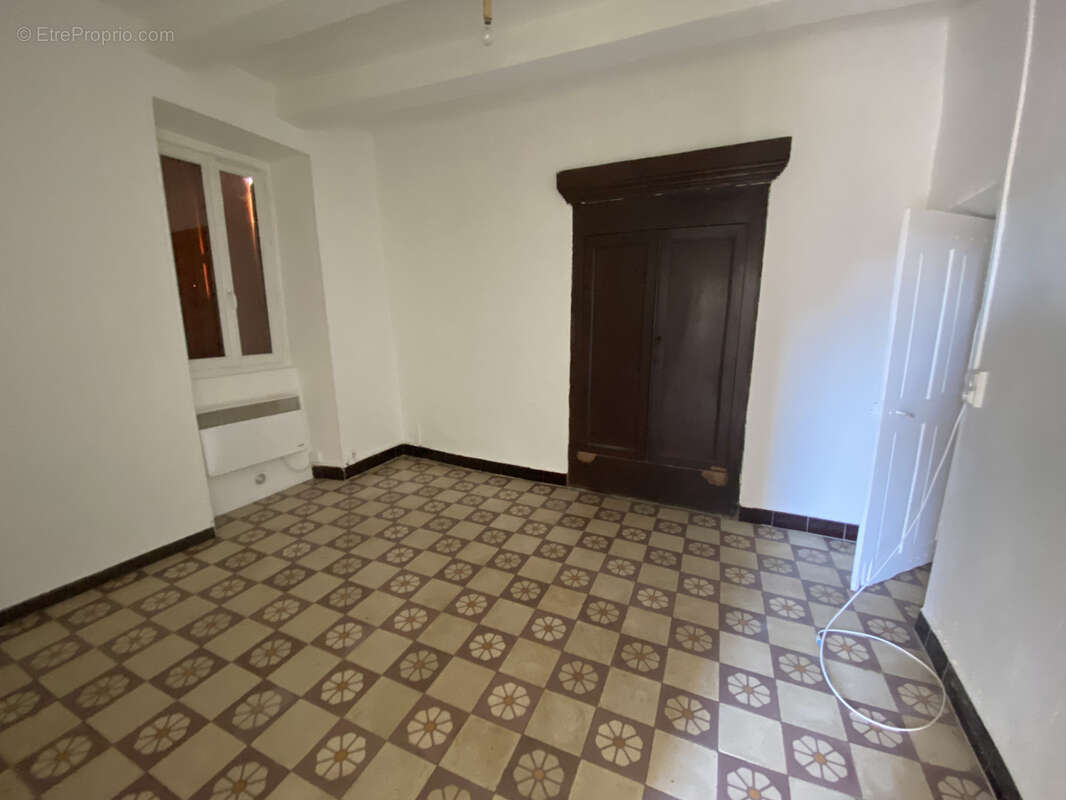 Maison à SAINT-MARCEL-DE-CAREIRET