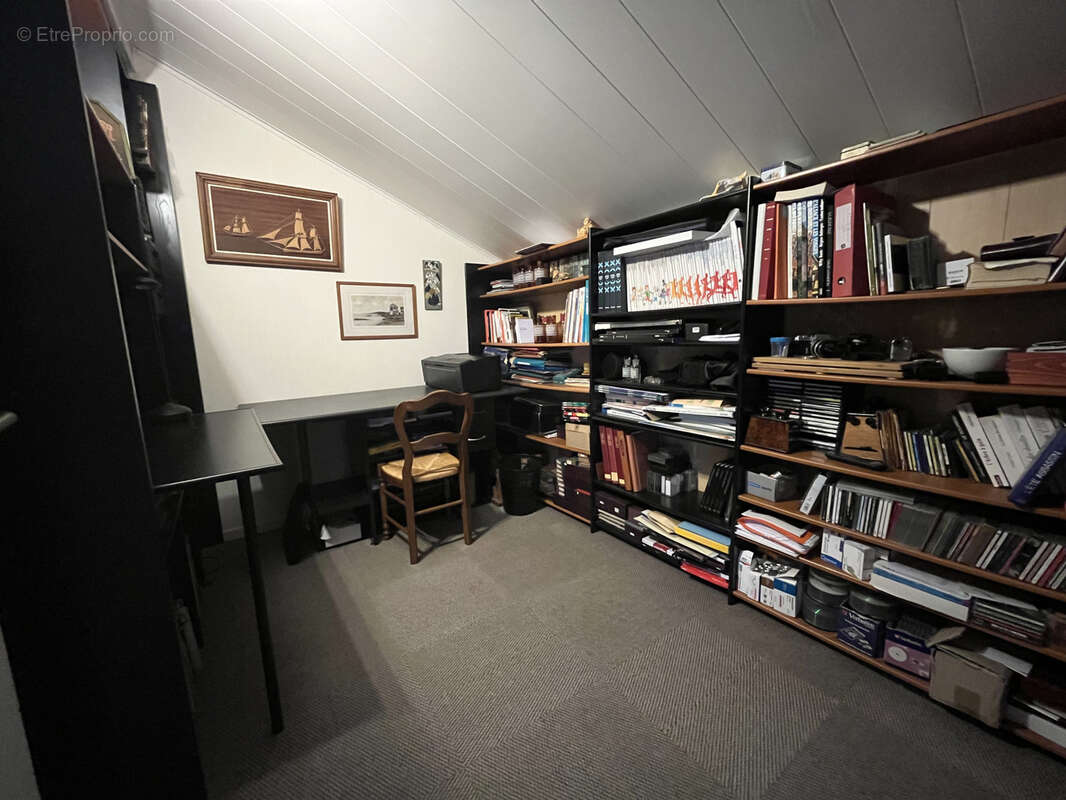 Maison à SAINT-GENEST-LERPT