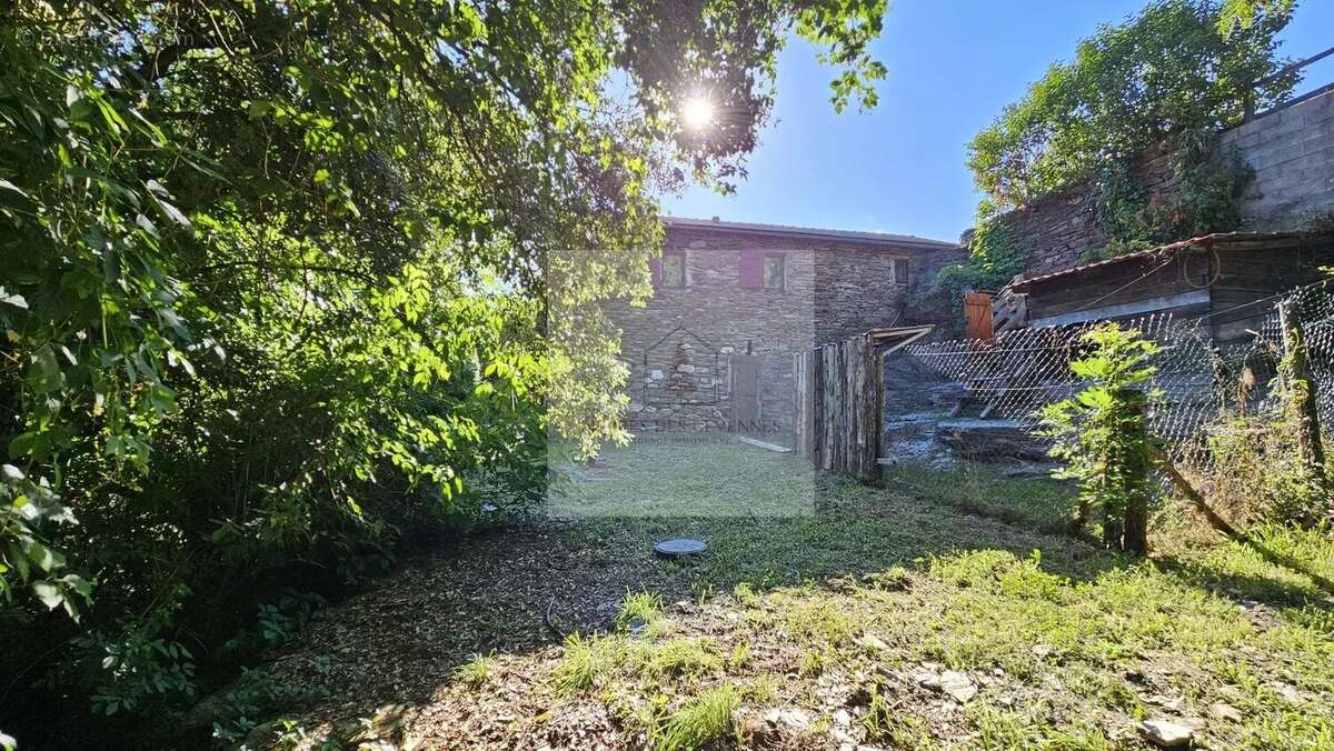 Maison à LE COLLET-DE-DEZE