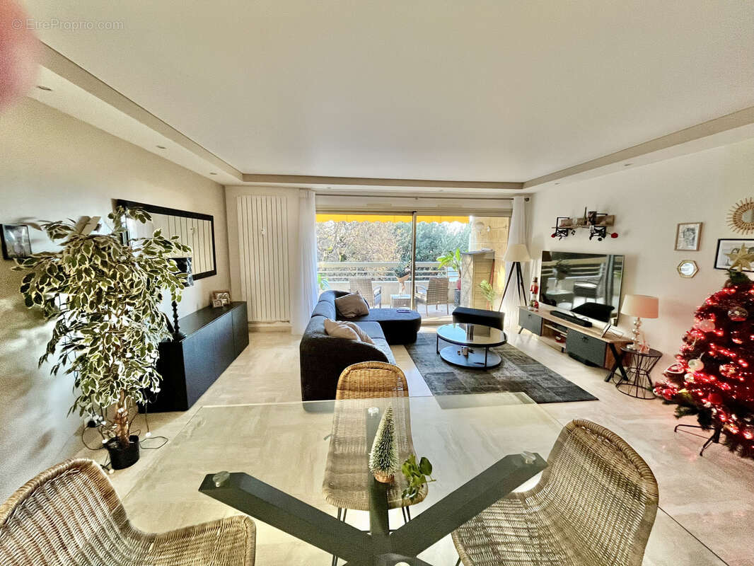 Appartement à LE CANNET