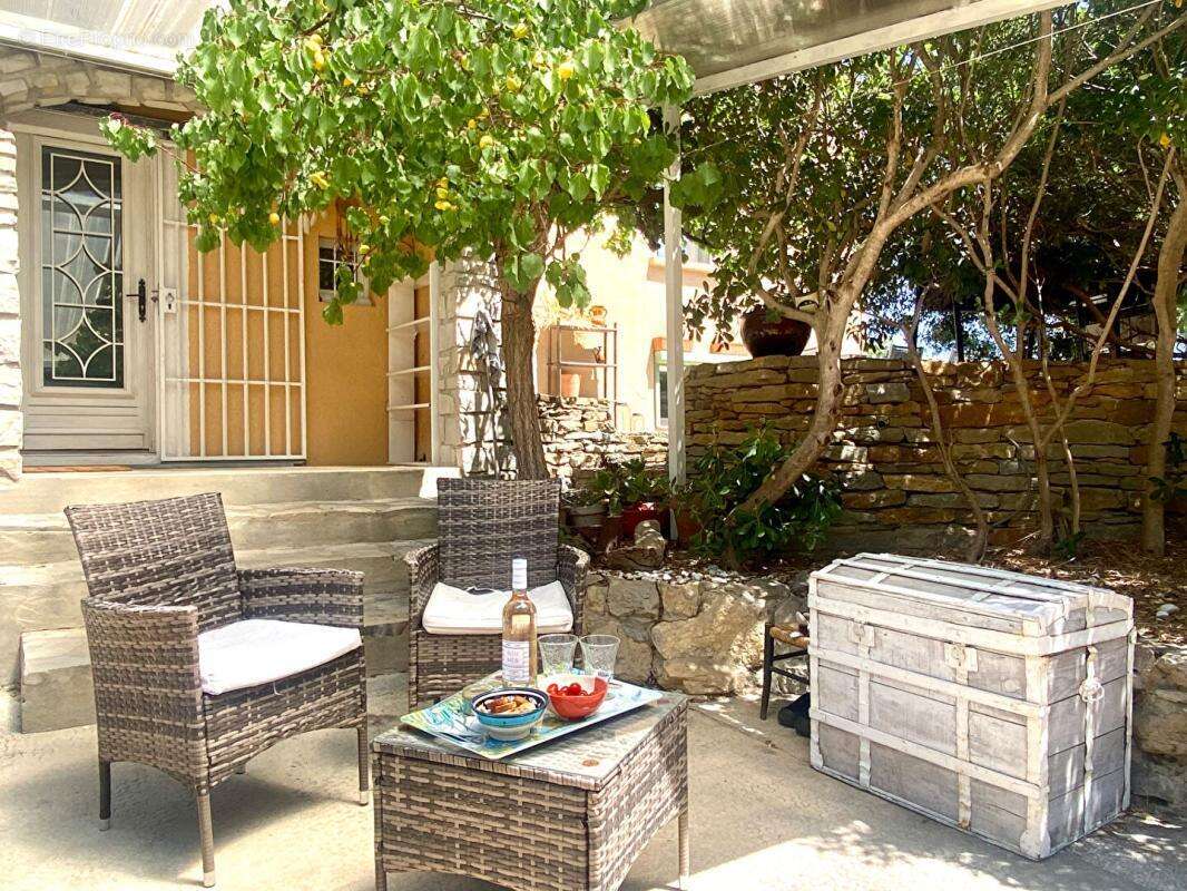 Maison La Cadiere D Azur 3 pièce(s) 90 m2 avec dépendance - photo 2