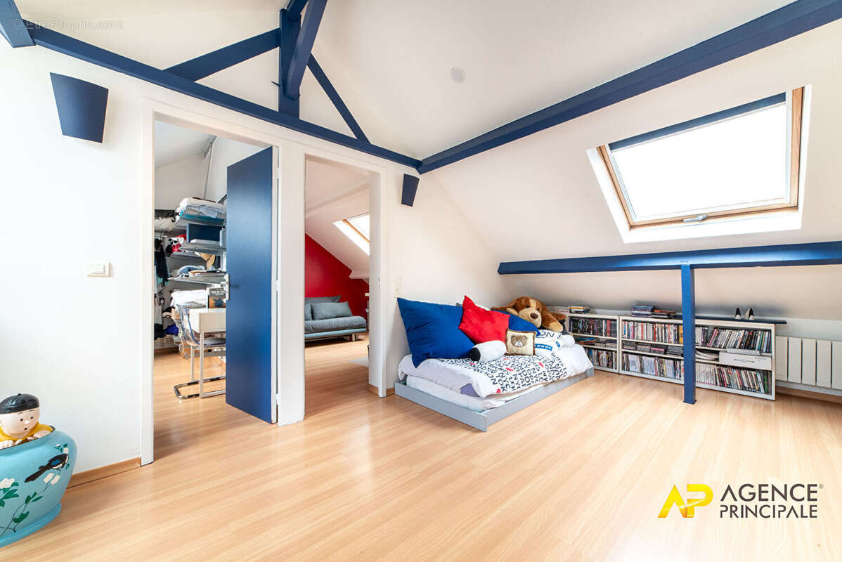 Maison à LA GARENNE-COLOMBES