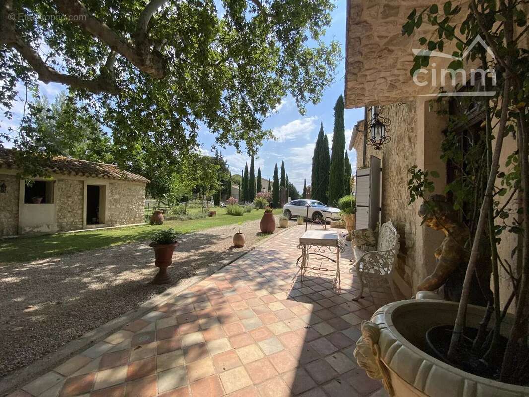 Maison à PERNES-LES-FONTAINES