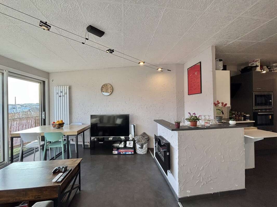 Appartement à PONT-DE-CHERUY
