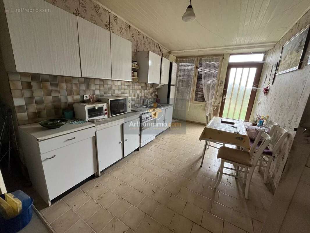 Appartement à NEUILLY-L'EVEQUE
