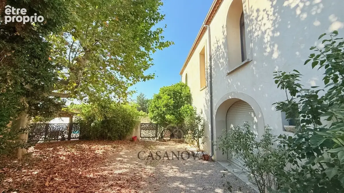 Maison de charme rénovée esprit loft avec piscine et volumes généreux  Pézenas - photo 1