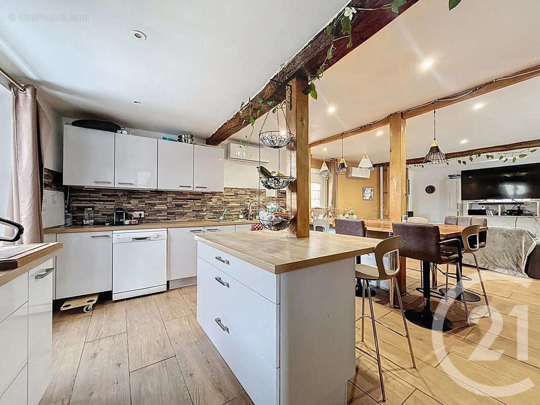 Maison à THORIGNY-SUR-OREUSE