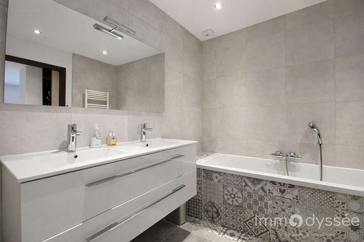 Maison à CHAMPS-SUR-MARNE