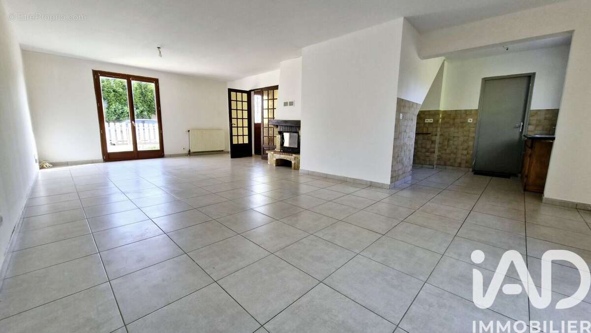 Maison 131 m² à Luce  - photo 2