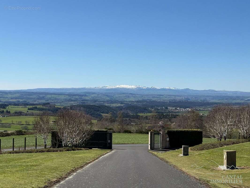 entrée de la propriété - Maison à CLAVIERES