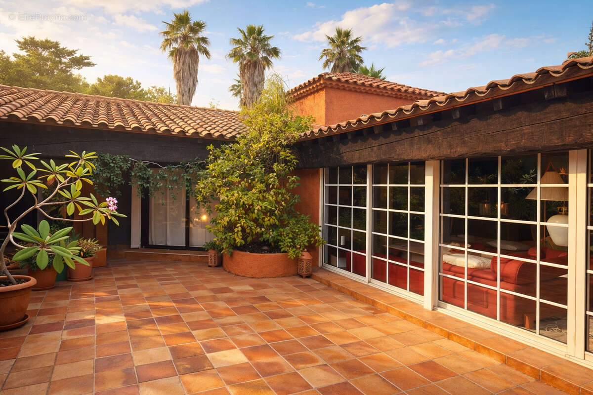 Maison à LA CADIERE-D'AZUR