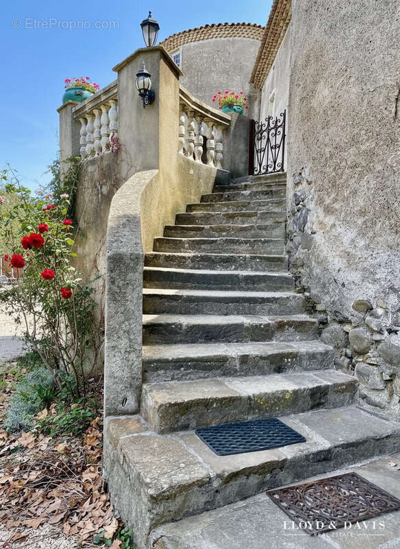 Autre à MONTELIMAR