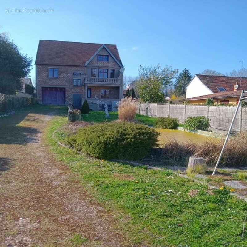 Maison à LAMARCHE-SUR-SAONE