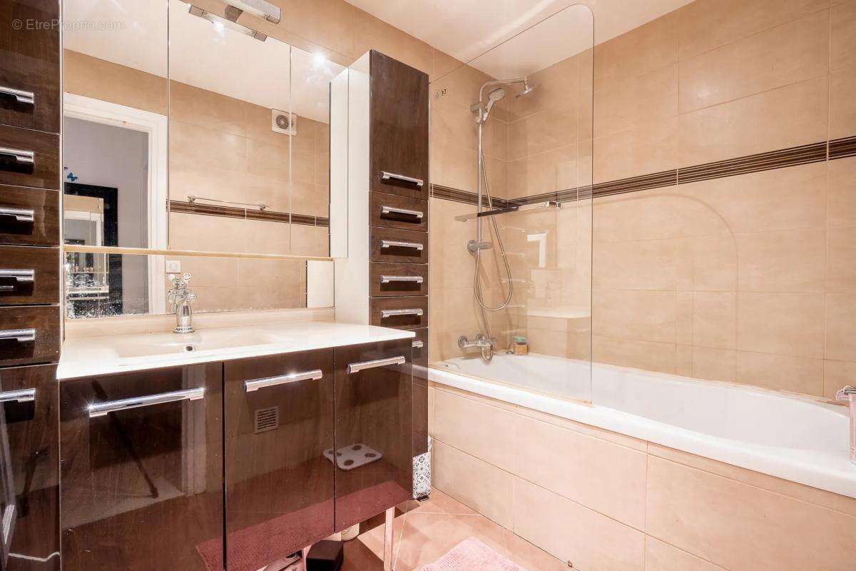 Appartement à LE BOURGET