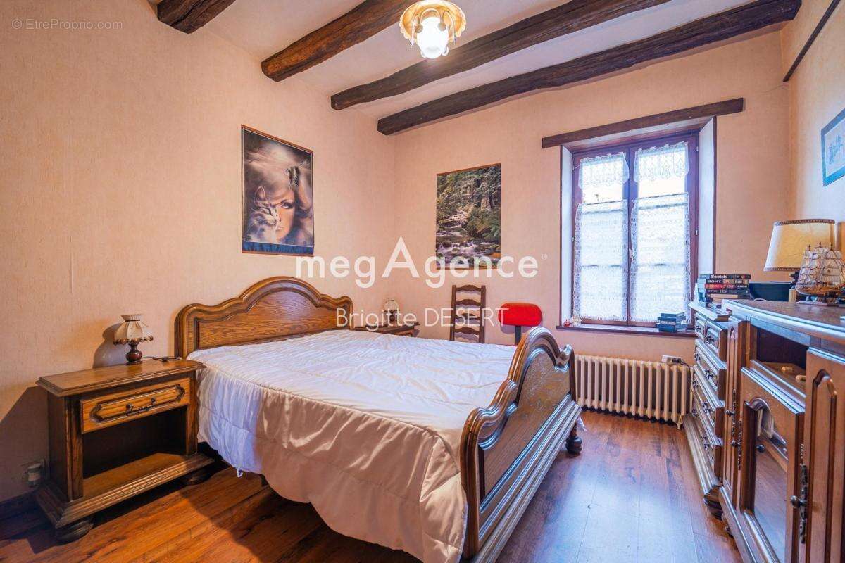 Maison à BONNETABLE