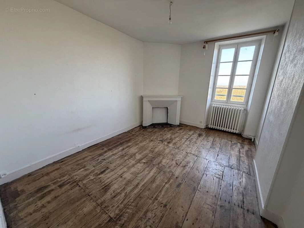 Maison à LE HOUGA
