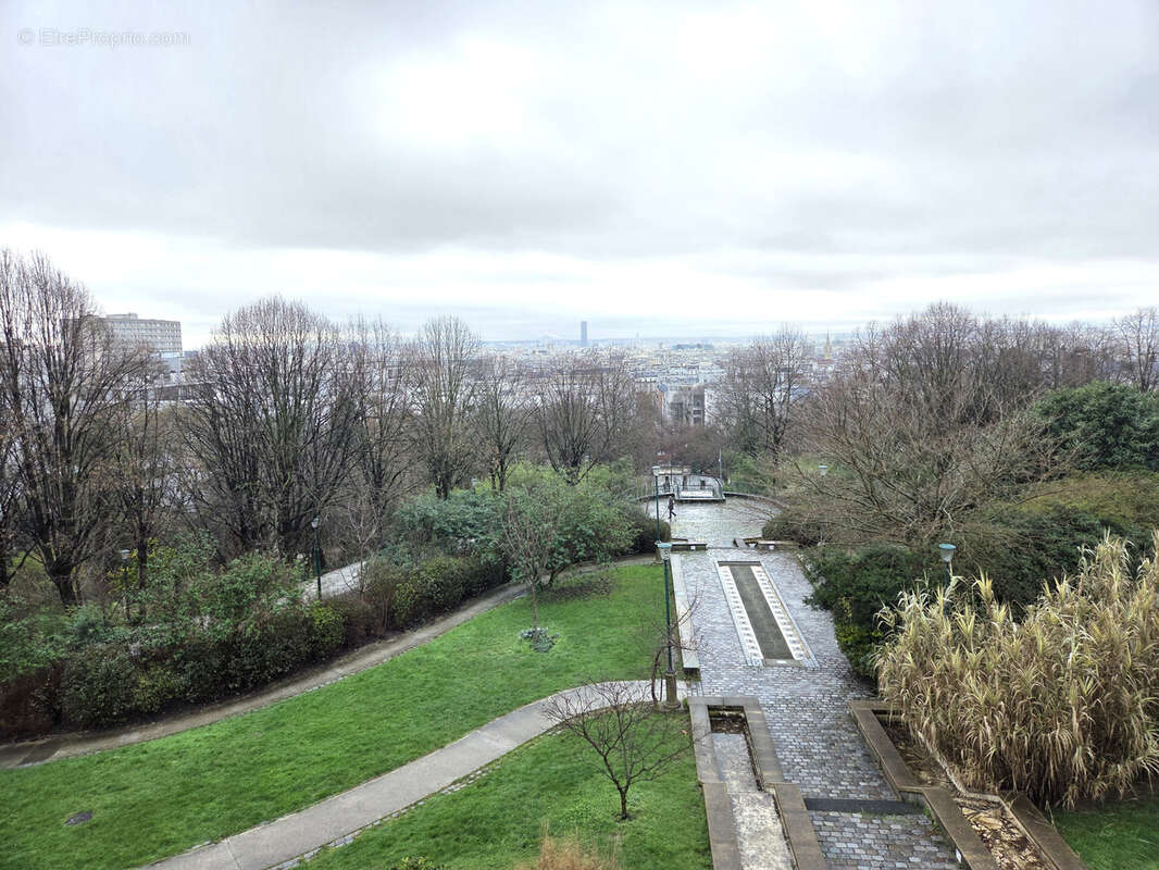 Appartement à PARIS-20E