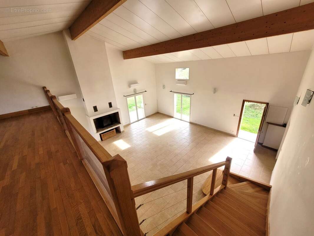 Ferme rénovée  avec piscine sur 2900 m² de terrain - photo 7