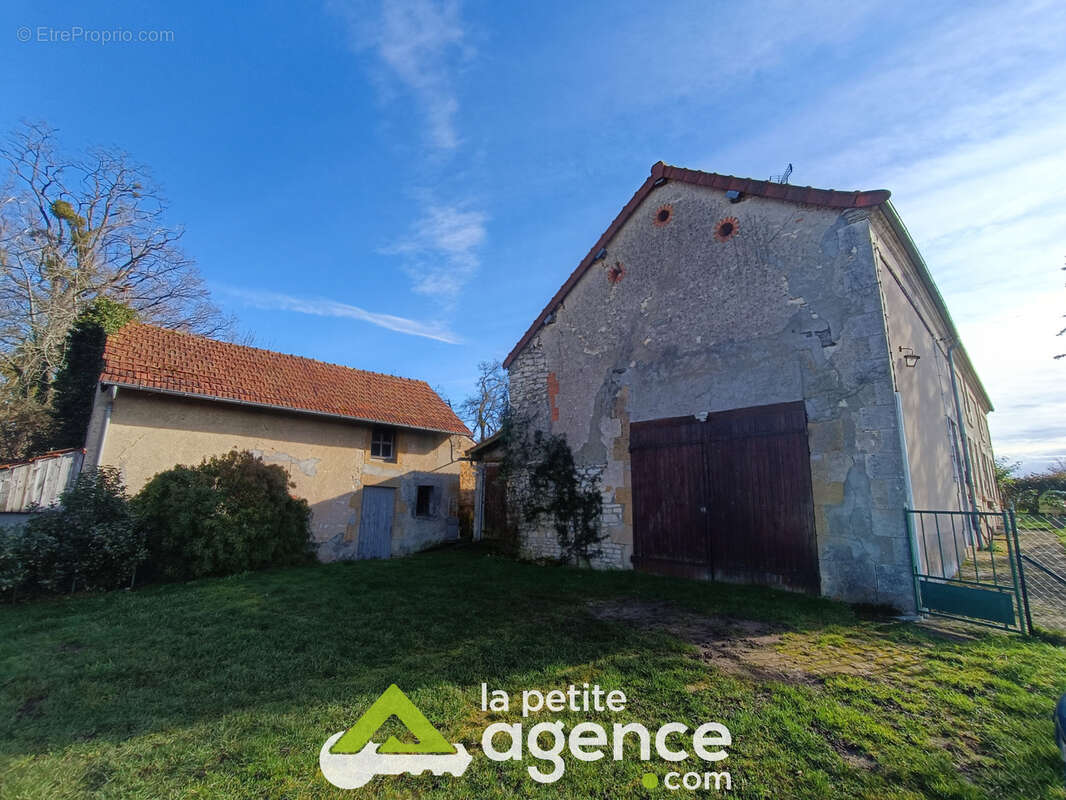 Maison à PRECY
