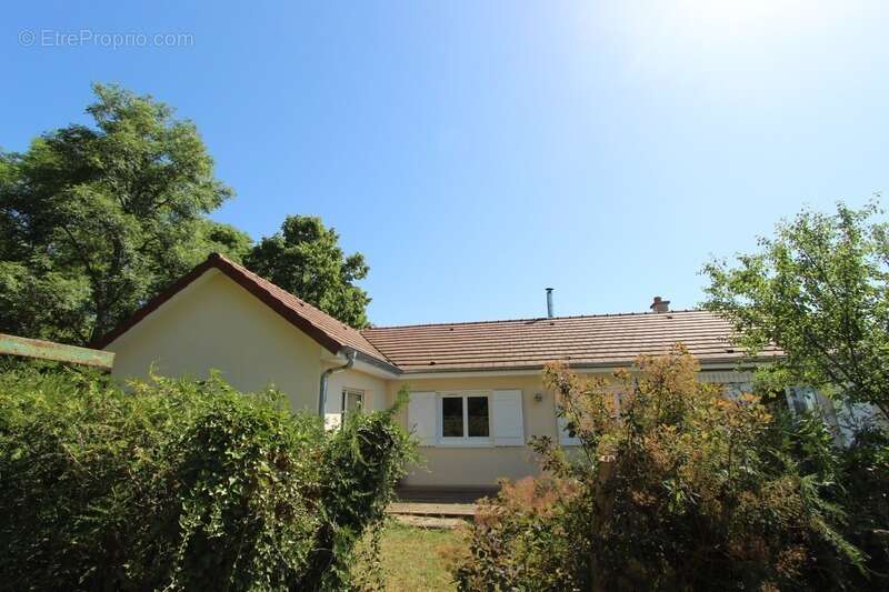 Maison à vendre 5 pièces de 106 m² à SAINTE MARIE SUR OUCHE (21), terrain de 2213 m² arboré - photo 3