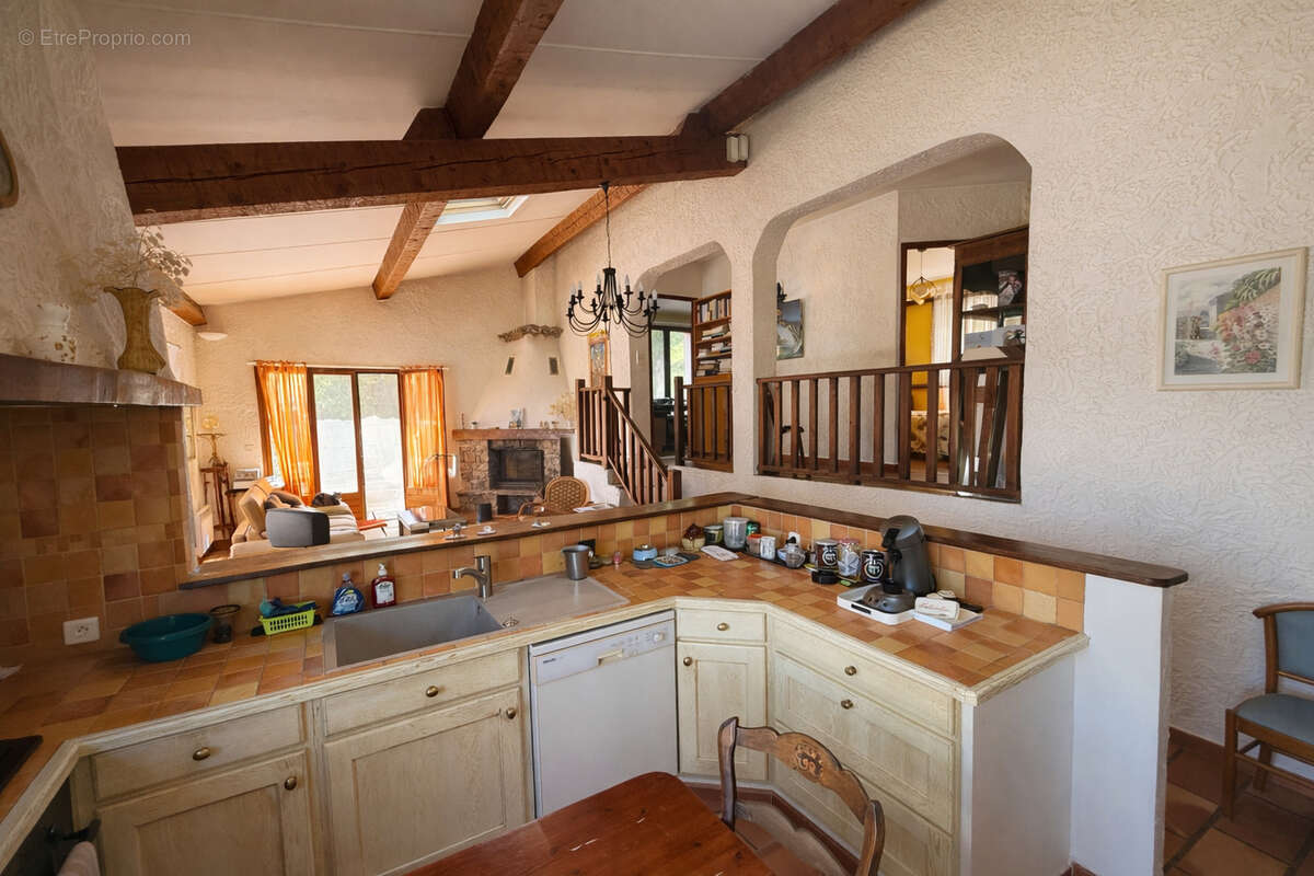 Maison à SOLLIES-TOUCAS